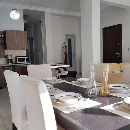 A Great Stay At A Comfortable Large Apartment Atena Exterior foto