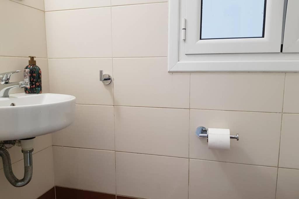 A Great Stay At A Comfortable Large Apartment Atena Exterior foto