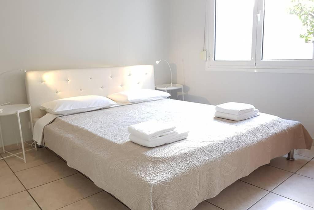 A Great Stay At A Comfortable Large Apartment Atena Exterior foto